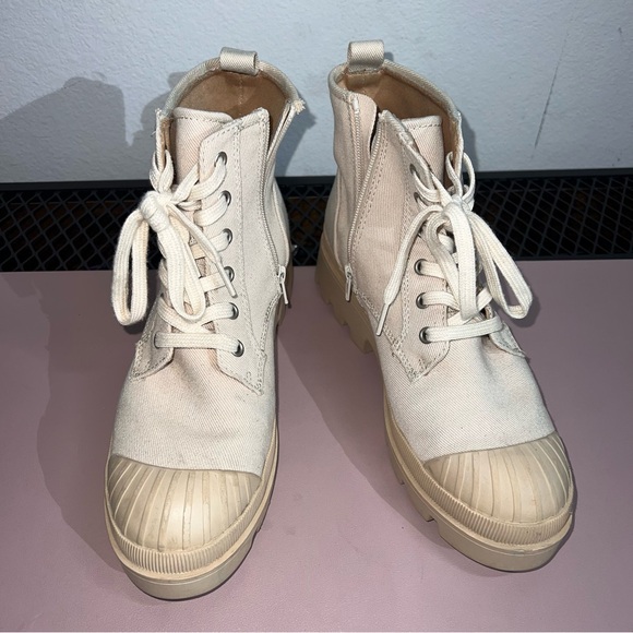 None Shoes - Women's Cream Combat Boots Hightop Shoes Size 10 Cute Trendy